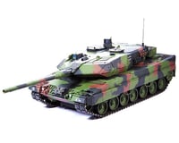 Tamiya Leopard 2 A6 "Full Option" 1/16 Radio Control Tank Kit