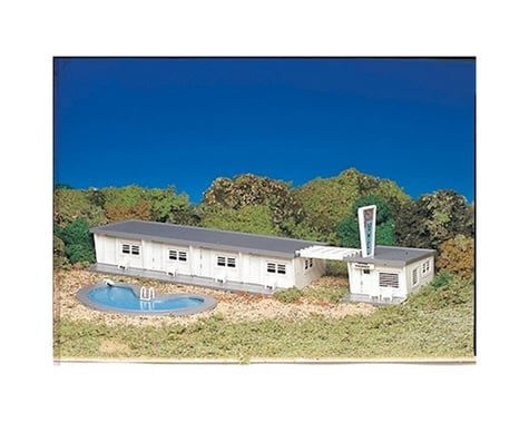 Bachmann Motel w/ Pool (HO Scale)